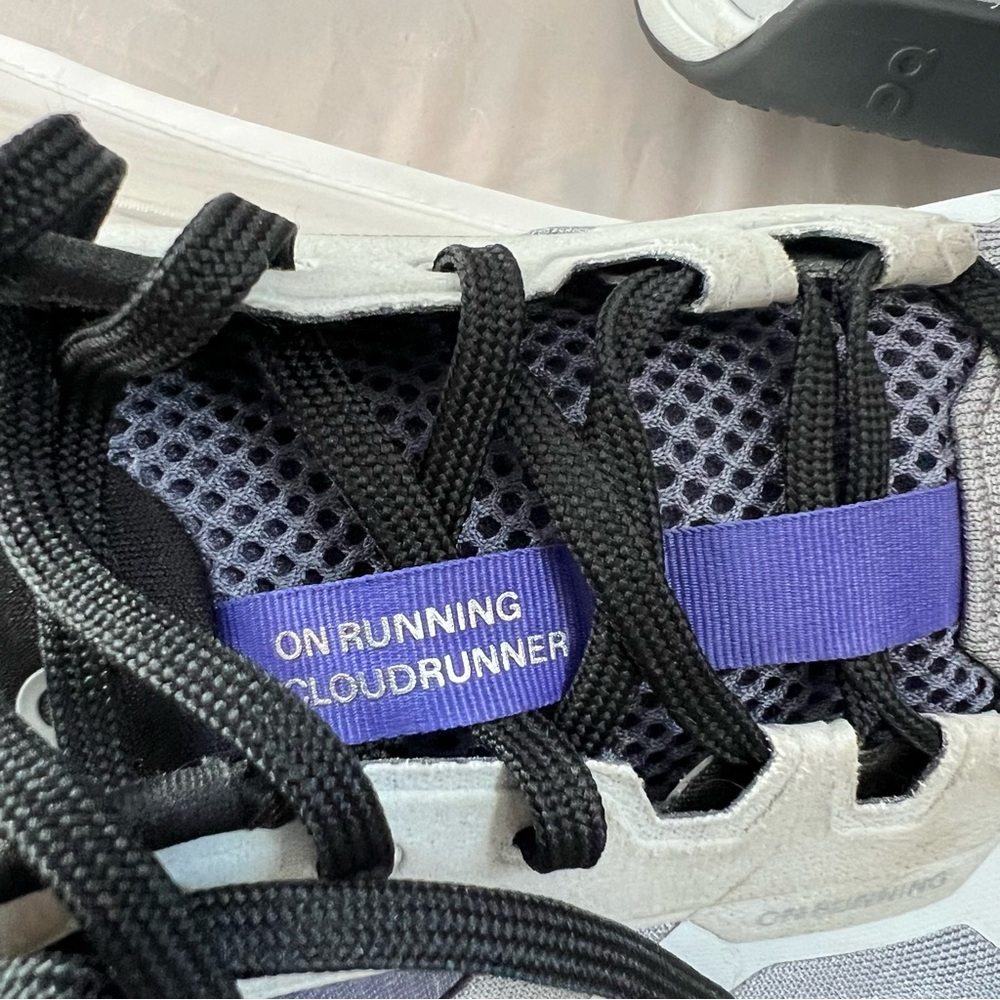 On Running Cloudrunner 2 in Gray with Purple & Black Detail Men’s 11 - Picture 4 of 8